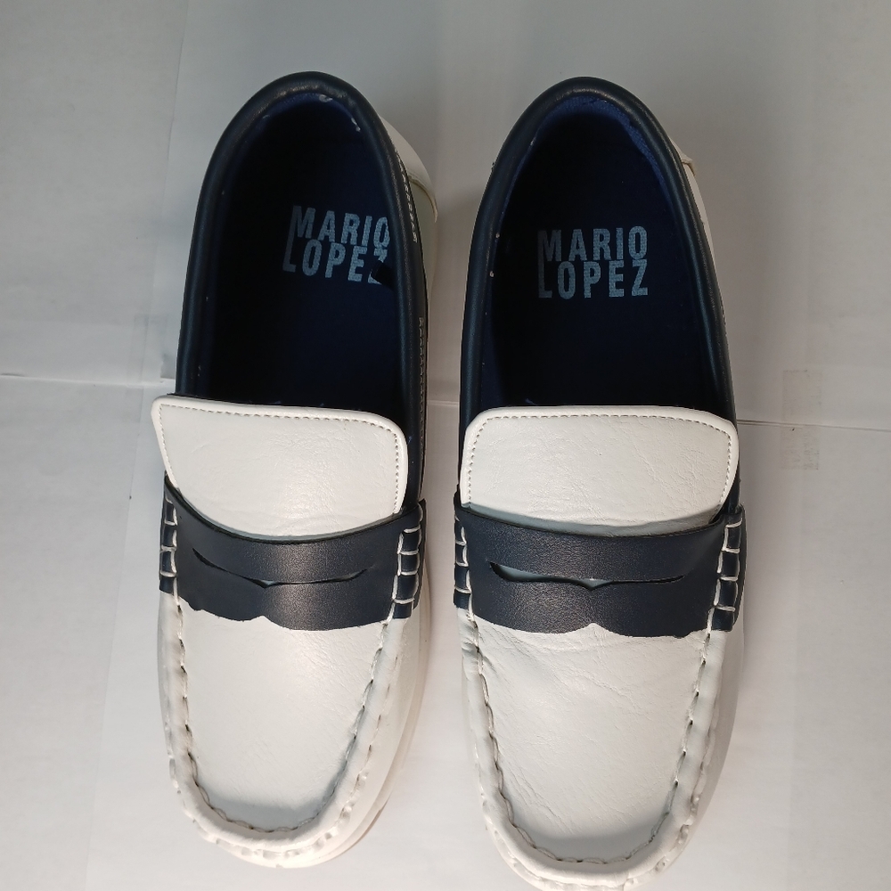 Mario Lopez White Loafers sz 4 White & Blue Faux leather New